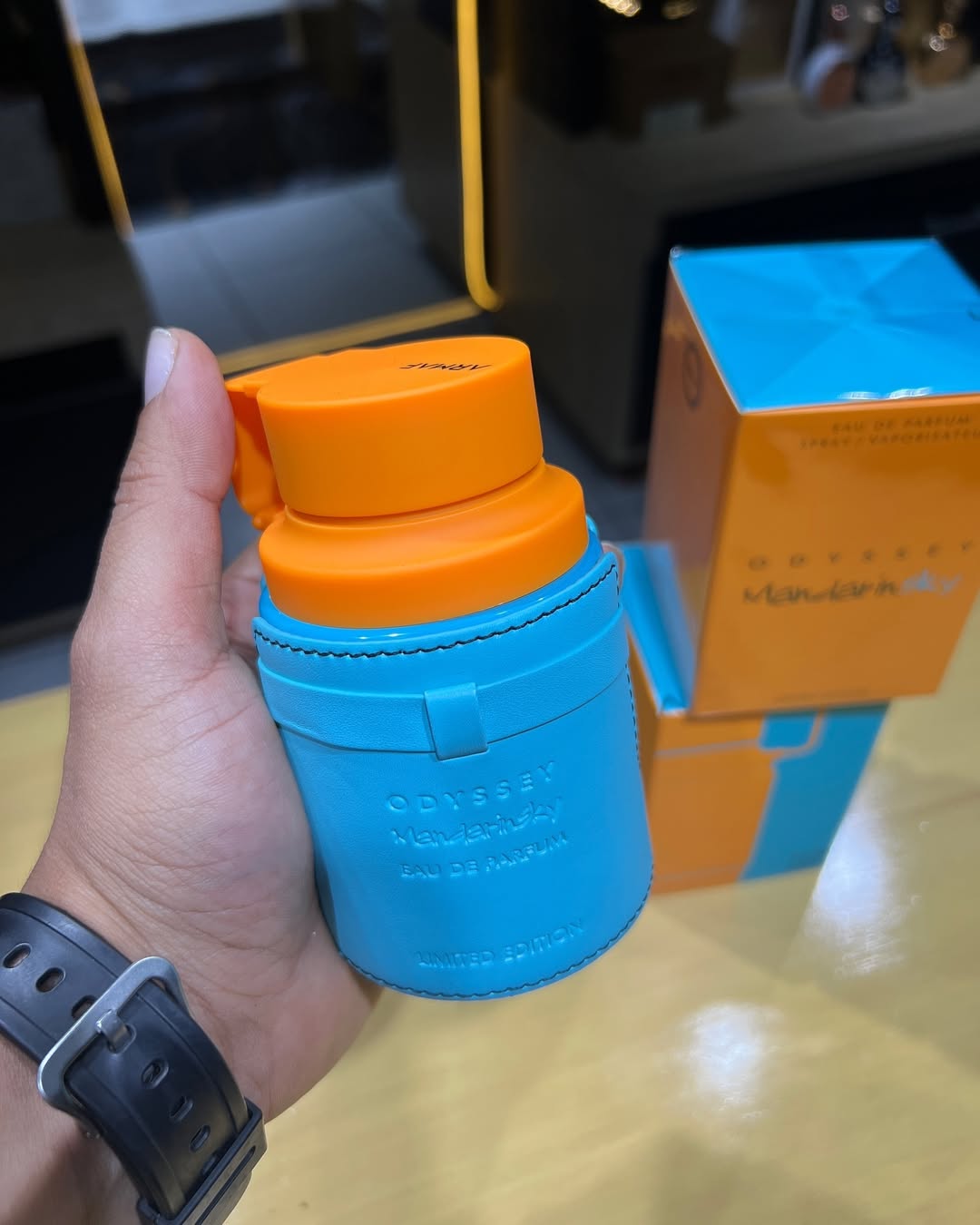 2 PERFUMES + OBSEQUIO (Bourbon - Mandarin Sky + Perfumero)