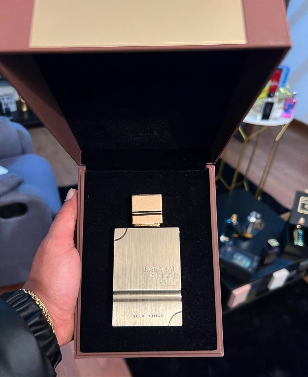 3 PERFUMES + Obsequio (Khamrah Qahwa - Al Haramain Gold - Honor & Glory + Perfumero)