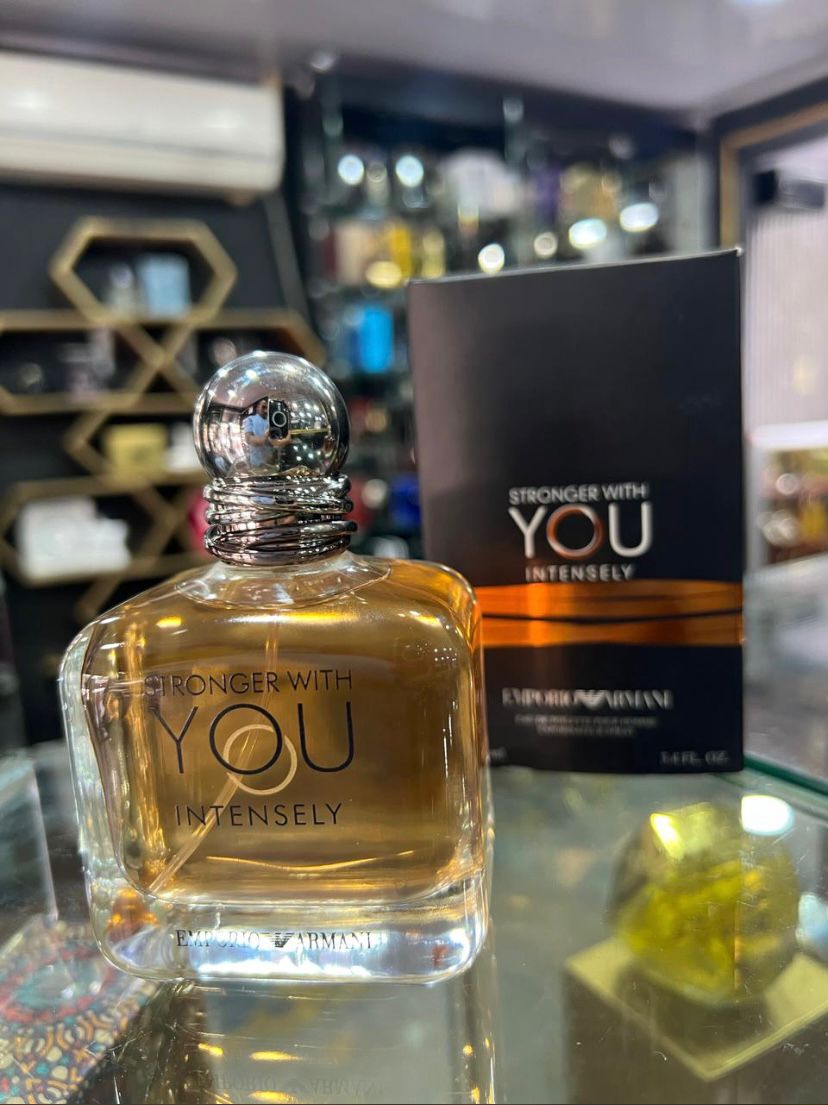 2 PERFUMES + OBSEQUIO (Khamrah - Stronger Intensely + Perfumeros)
