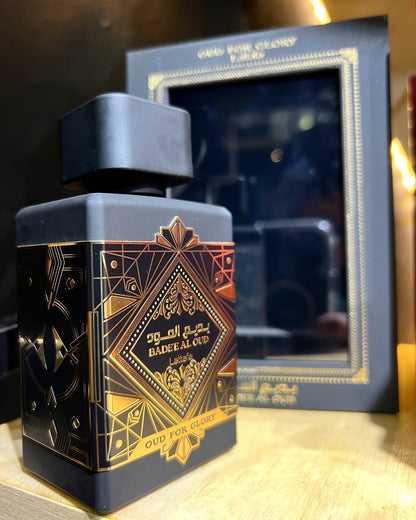 3 PERFUMES + 3 OBSEQUIO (Emeer - Bharara King - Oud For Glory + 3 Perfumero)